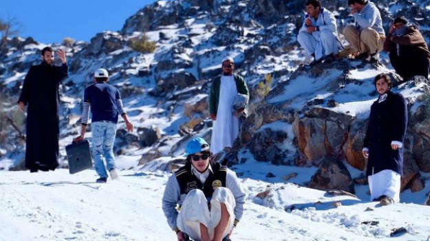 RMF Extra: Śnieg w Emiratach Arabskich! Tysiące kierowców utknęły w gigantycznym korku