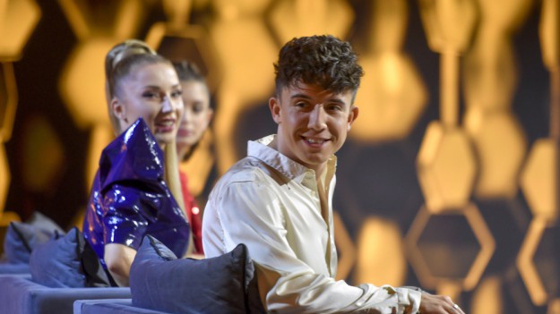 RMF Extra: Dawid Kwiatkowski półnagi w łóżku. Pochwalił się tym, co właśnie zrobił! [ZDJĘCIE]