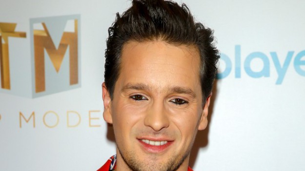 RMF Extra: Krzysztof Zalewski pokazał zdjęcie z młodości. Wokalista jest nie do poznania! 