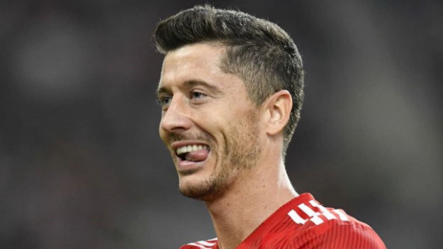 RMF Extra: Znana marka kończy współpracę z Robertem Lewandowskim. To powód ostatnich zmian w jego wyglądzie?