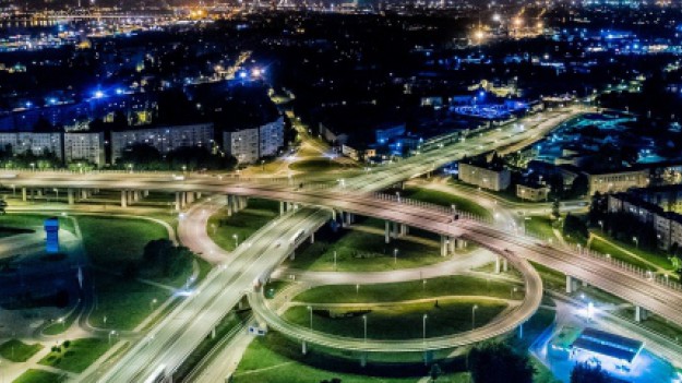 RMF Extra: Chińczycy pracują nad stworzeniem inteligentnych autostrad. Co to oznacza?