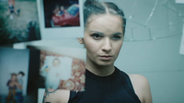 RMF Extra: Ewelina Lisowska trenuje boks? Zobacz teledysk do singla "Zrób To!"