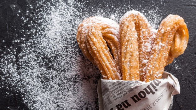 RMF Extra: Tłusty czwartek: Churros, czyli hiszpańskie pączki z czekoladą! [PRZEPIS]
