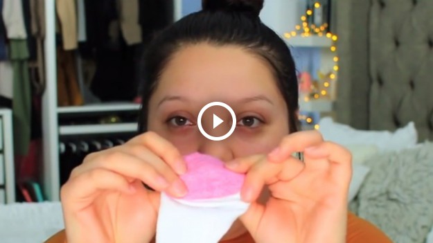 RMF Extra: Jak zrobić makijaż... skarpetką?