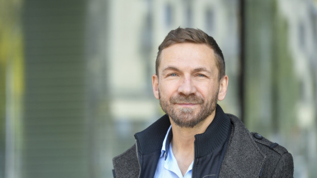 RMF Extra: Przemek Kossakowski otwarcie o swoim zdrowiu. "Powoli zaczynam się rozkładać"