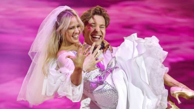 Jaka jest różnica wieku między Bagim a Magdaleną..