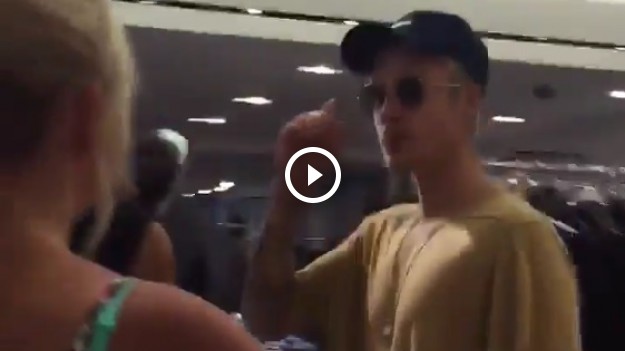 RMF Extra: Fanka chciała przytulić Justina Biebera. Jak zareagował?