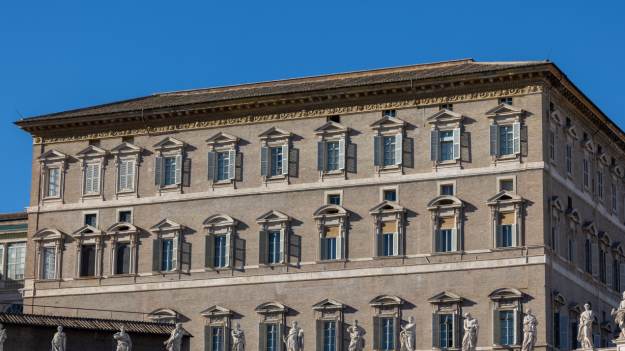 RMF Extra: Prywatny gabinet, biblioteka oraz kaplica. Papież Leon XIV się przeprowadził! 