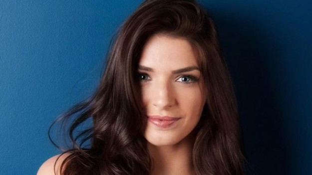 RMF Extra: Zawodniczka mieszanych sztuk walki pozuje w skąpym bikini. Ale figura!