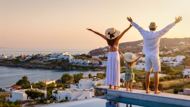 Gdzie na rodzinne wakacje 2026? Te kierunki warto..