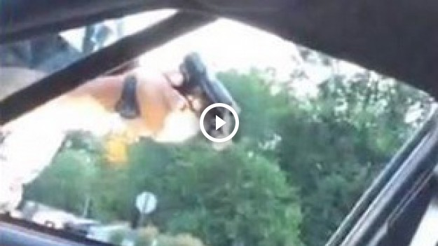 RMF Extra: Mężczyzna zastrzelony przez funkcjonariusza: Dramatyczne nagranie dziewczyny obiegło świat [18+]