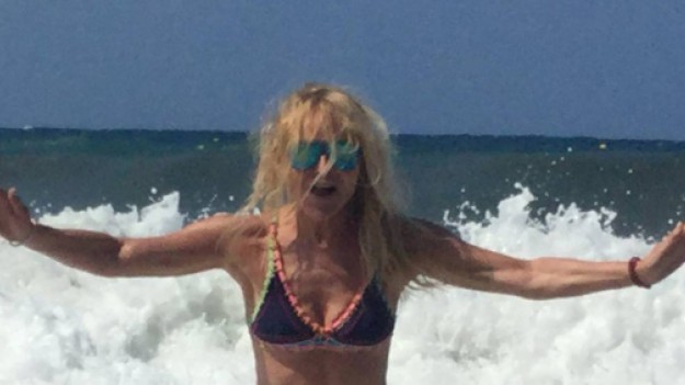 RMF Extra: Monika Olejnik w bikini. Tak wygląda ciało 61-letniej dziennikarki