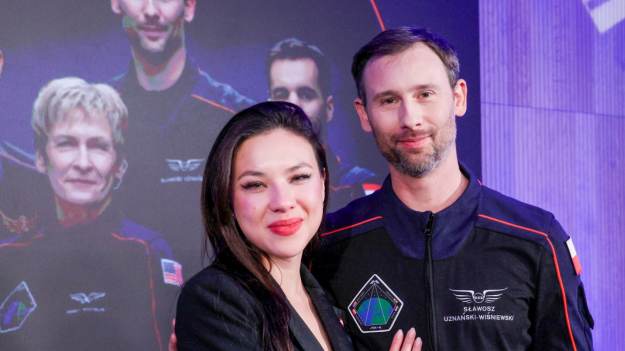 RMF Extra: Sławosz Uznański-Wiśniewski niedawno wziął ślub. Kim jest żona astronauty? 