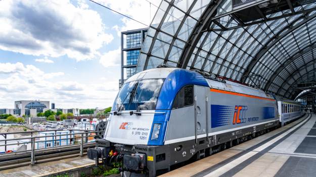 RMF Extra: PKP Intercity będzie sprzedawać bilety w sklepach i kioskach. "Nowy model sprzedaży"
