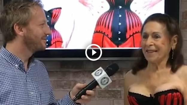 RMF Extra: Tak jej talia wygląda po prawie 40 latach noszenia gorsetu [WIDEO] 