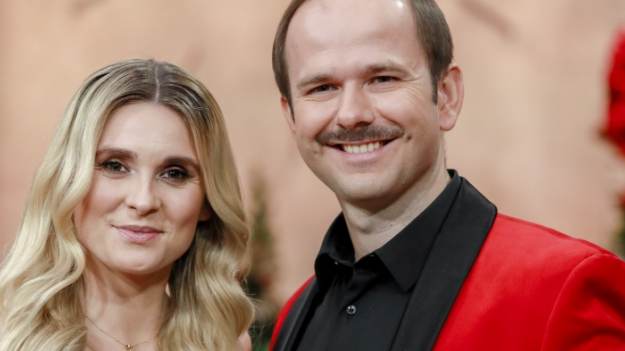 RMF Extra: Kajra w stroju kąpielowym. Żona Sławomira opublikowała gorące nagranie z plaży [WIDEO]