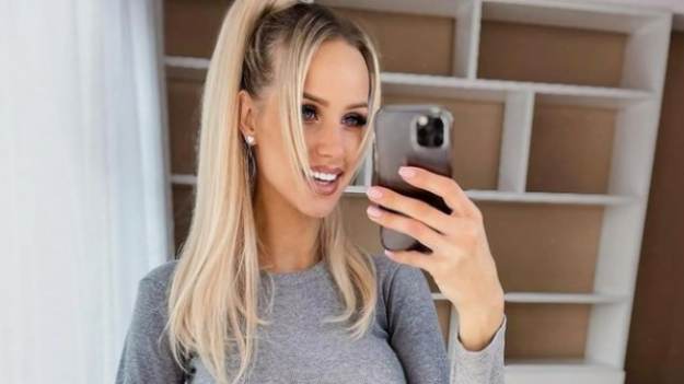 RMF Extra: Marta z "Gogglebox" bez bielizny w sesji ciążowej! Śmiałe kadry trafiły do sieci: "Będzie piękna pamiątka" [FOTO]