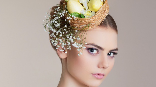 RMF Extra: Makijaże na Wielkanoc 2021. Postaw na kolor!