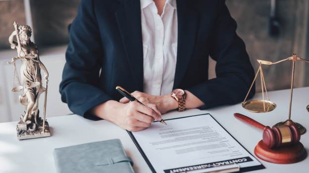 RMF Extra: Czy testament trzeba sporządzić u notariusza? Sprawdź, co mówi polskie prawo