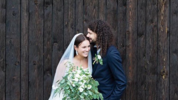 RMF Extra: Ewa Farna o swoim ślubie. Dowiemy się, ile kosztowało wesele?