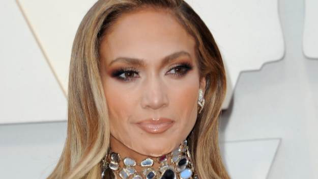 RMF Extra: 52-letnia Jennifer Lopez w prześwitującej bieliźnie. Tak prezentuje się w najnowszej sesji zdjęciowej [FOTO]