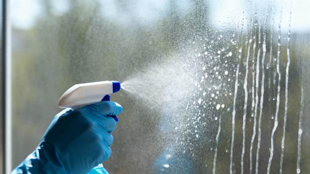 Trzy porady na mycie okien. Będą lśniły na..