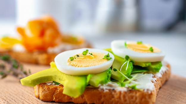 Co na senność po jedzeniu? Ten składnik temu..