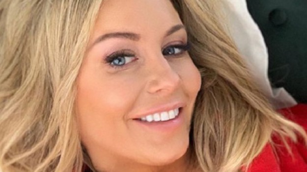 RMF Extra: Małgorzata Rozenek-Majdan przerabia ciążowe zdjęcia? Internauci zauważyli "falujące ściany"