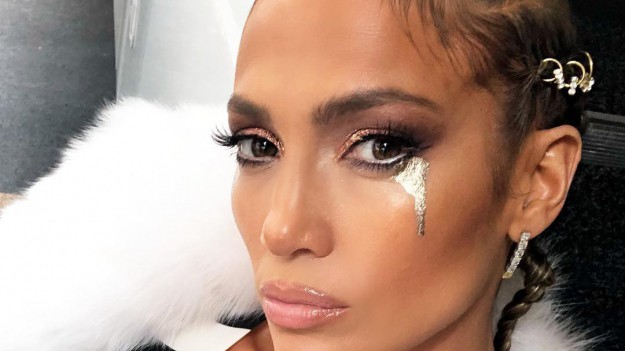 RMF Extra: Jennifer Lopez rozebrała się do sesji zdjęciowej dla magazynu "InStyle". Jest niemal naga!