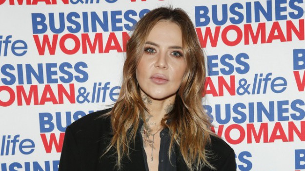 RMF Extra: Maja Sablewska topless w basenie. Stylistka śmiało odsłania nagi biust [18+]