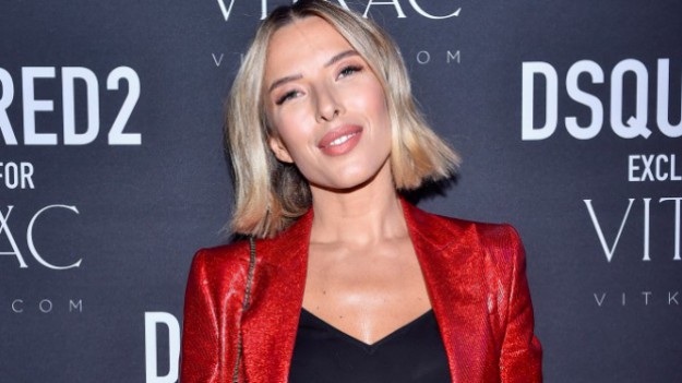 RMF Extra: Ewa Chodakowska prezentuje zgrabną sylwetkę w skąpym bikini. "Petarda jesteś" - komentują fani  