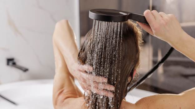 RMF Extra: Kąpiel rano czy wieczorem? Eksperci mówią wprost