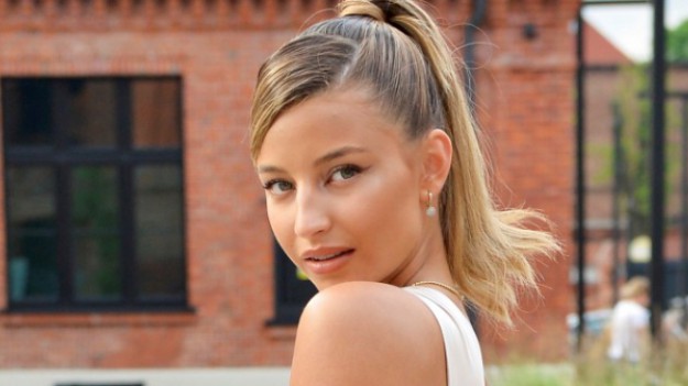 RMF Extra: Julia Wieniawa i Nikodem Rozbicki na ślubie! Para pochwaliła się zdjęciami spod kościoła