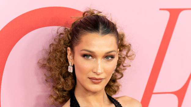 RMF Extra: Bella Hadid w skąpym bikini na hulajnodze. Tak gwiazda korzysta ze słonecznych dni [ZDJĘCIA]