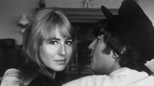 Wróciła z wakacji i zastała ich w sypialni. Tak..