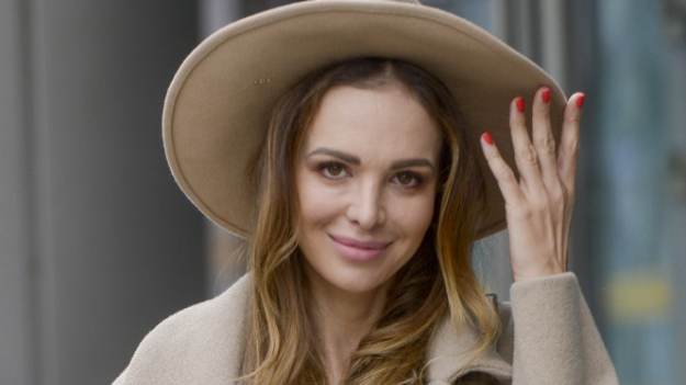 RMF Extra: O krok od wpadki! Biust Anny Wendzikowskiej "wylewa się" z cekinowego gorsetu [FOTO]