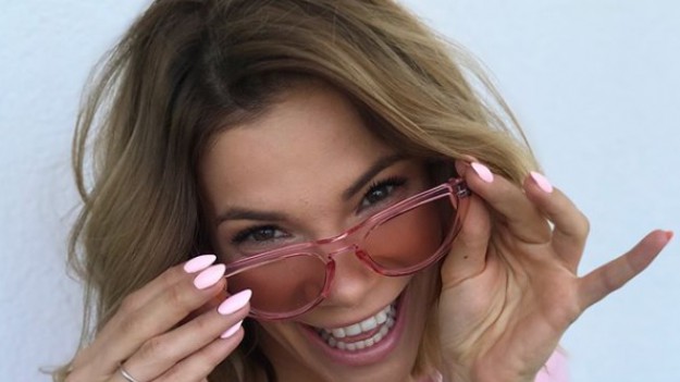 RMF Extra: Bohosiewicz parodiuje Rozenek-Majdan? "Wciąż brakuje metrów kwadratowych ogrodu i kilometrów stajla"