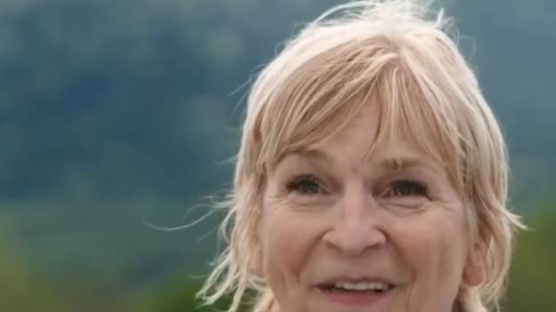 RMF Extra: "Sanatorium miłości". Zbliżenia uczestników przed kamerami. "On taki całuśny jest"