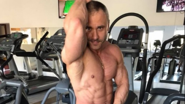 RMF Extra: Ksiądz-kulturysta podbija Instagram 