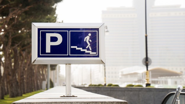 RMF Extra: Zjechała samochodem do przejścia podziemnego. Tłumaczyła to zmęczeniem i brakiem umiejętności