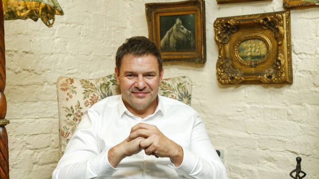 RMF Extra: "Big Brother 2". Tomasz Karolak znów odwiedzi uczestników. Ostatnio wypowiedział prorocze słowa