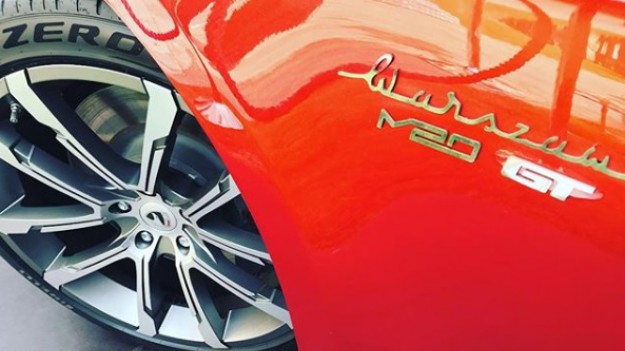 RMF Extra: Nowa Warszawa na Forum Ekonomicznym w Krynicy! Zobacz jak wygląda nowoczesna wersja legendarnego auta!