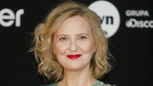 RMF Extra:  51-letnia Izabela Kuna ćwiczy taniec na rurze. Nowe zdjęcia aktorki robią wrażenie: "Jesteś absolutnie boska"