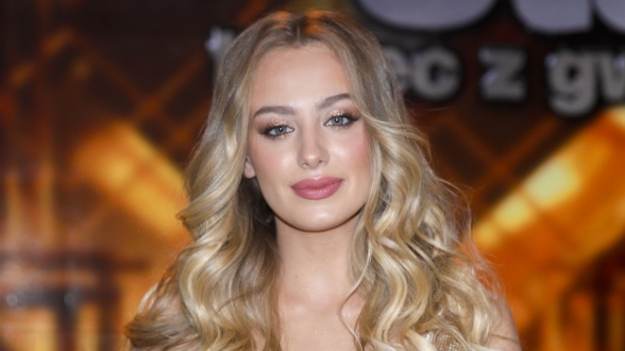 RMF Extra: Wiktoria Gąsiewska w szpitalnym łóżku. Niepokojący kadr z planu trafił do sieci [ZDJĘCIE]