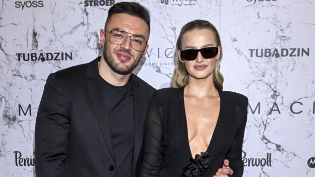 RMF Extra: Odsłoniła nie tylko nogi, ale i biust! Karolina Pisarek w odważnej kreacji [ZDJĘCIA]