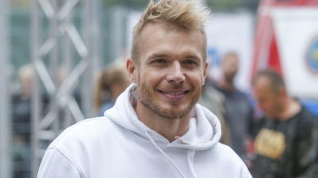 RMF Extra: Metamorfoza Tomasza Ciachorowskiego. Aktor pokazał zdjęcia ze studniówki! 