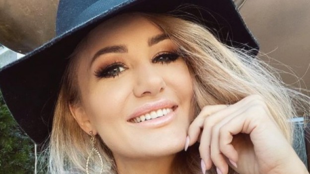 RMF Extra: Ewa Mrozowska prezentuje się w bikini! "Formy życia teraz nie mam" - pisze gwiazda "Gogglebox"