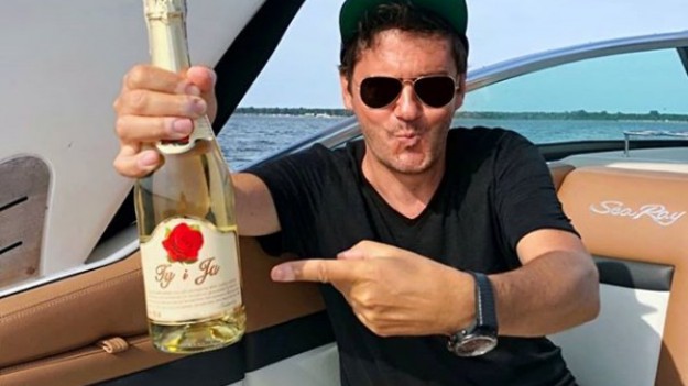 RMF Extra: Kuba Wojewódzki spotyka się z Malwiną Wędzikowską? Wymowne słowa stylistki!