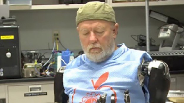 RMF Extra: Kim jest pierwszy człowiek, który steruje protezami za pomocą myśli?