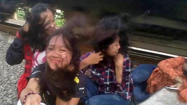 RMF Extra: Selfie przy torach z przerażającym finałem. Wszystko zarejestrowała kamera